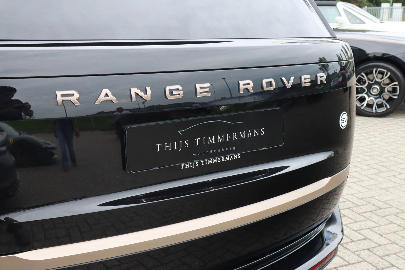 2025 Land Rover Range Rover P550e SV, 6/10
