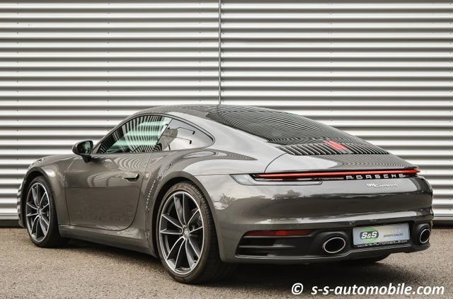 Porsche 911 (992) Carrera 4, 4/10