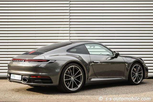 Porsche 911 (992) Carrera 4, 6/10