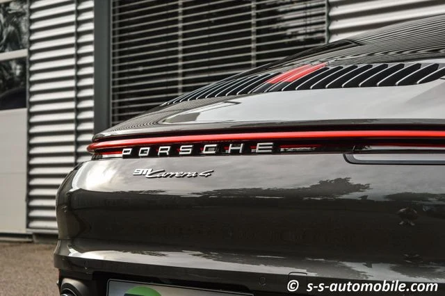Porsche 911 (992) Carrera 4, 7/10