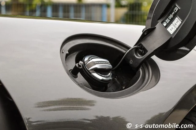 Porsche 911 (992) Carrera 4, 10/10