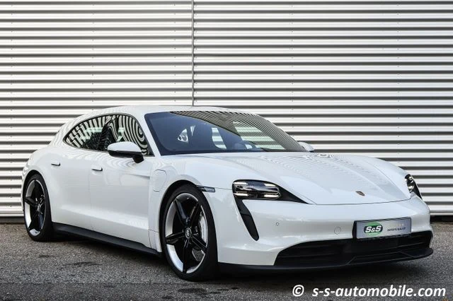 Porsche Taycan Sport Turismo, 4/10