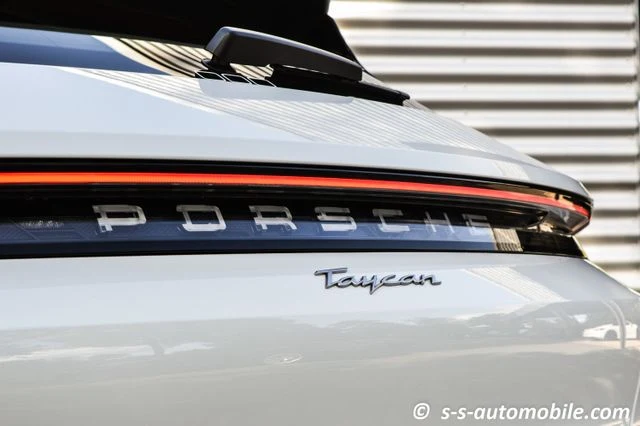Porsche Taycan Sport Turismo, 8/10