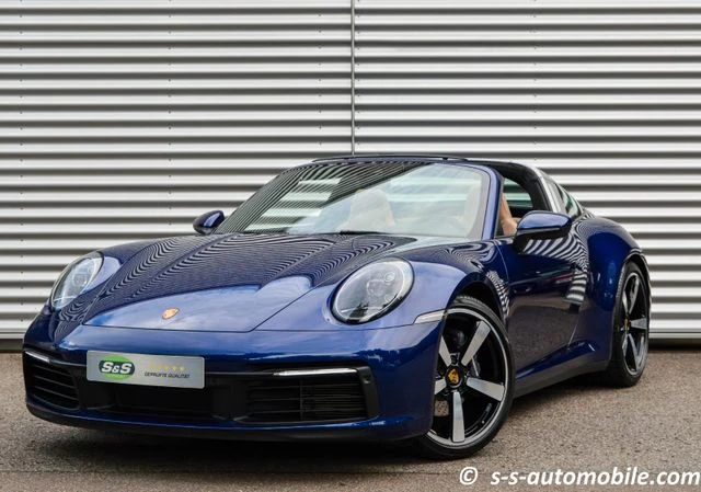 Porsche 911 (992) Targa 4, full-car front three-quarter view.