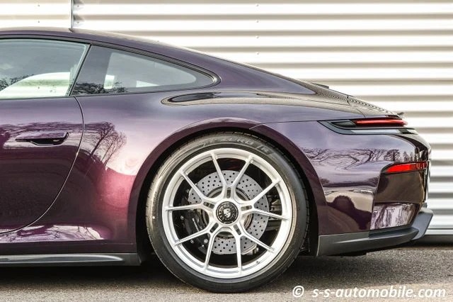 Porsche 911 (992) GT3 Touring, 6/10