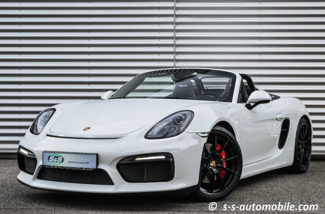 Porsche Boxster Spyder, full-car front three-quarter view.