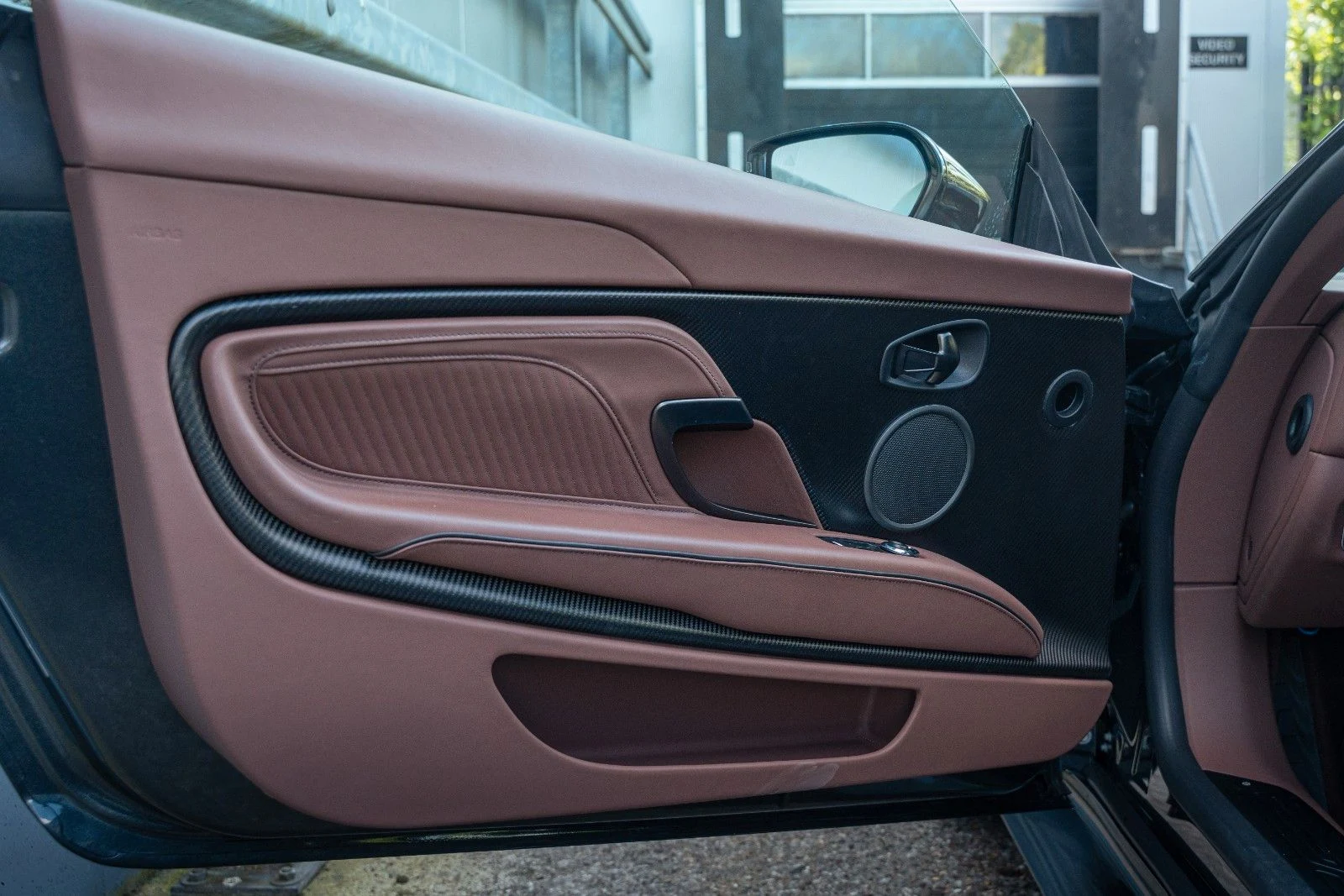 2023 Aston Martin DBS 770 Ultimate Volante, 17/20