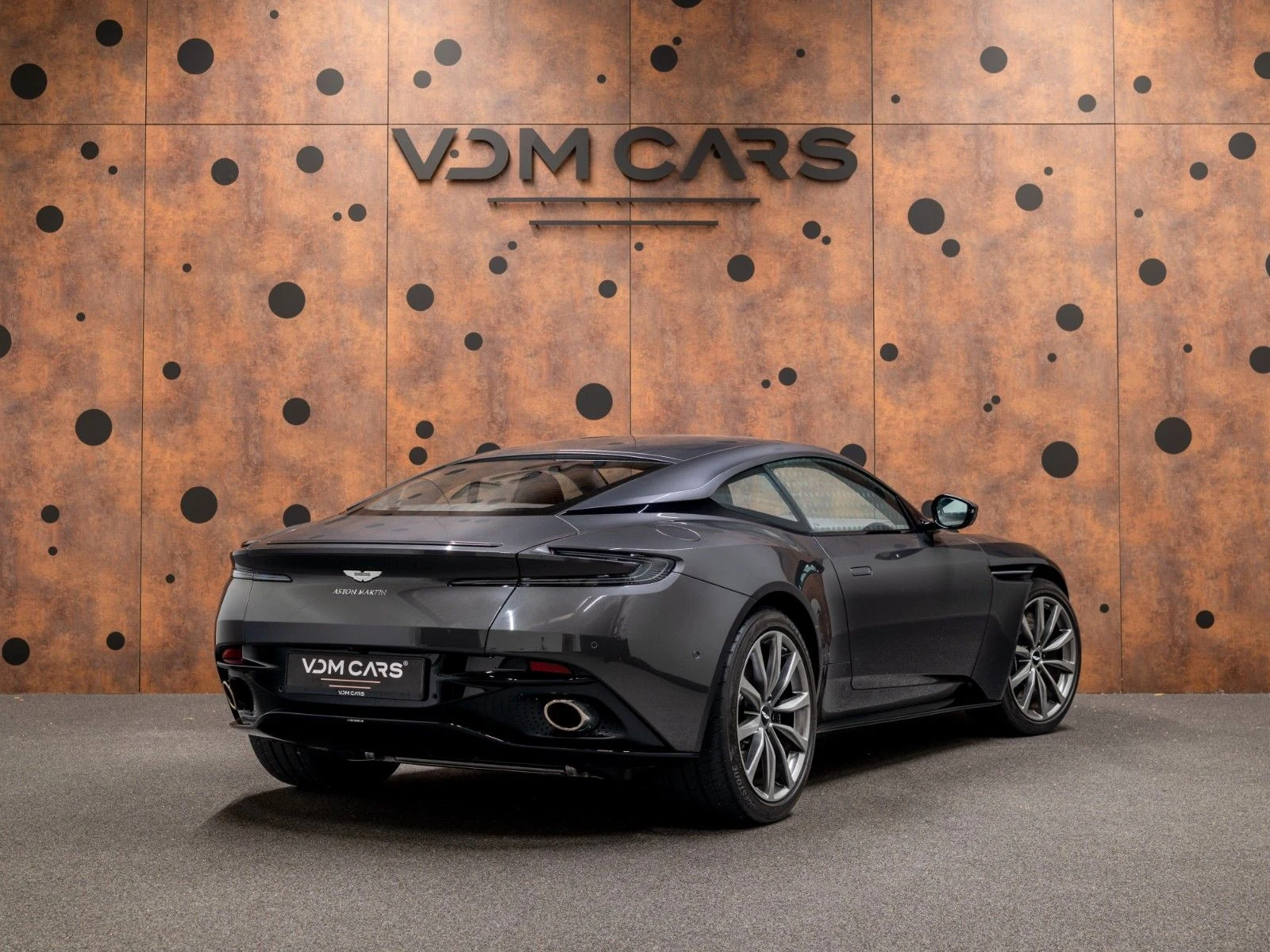 2020 Aston Martin DB11 V8, 5/20
