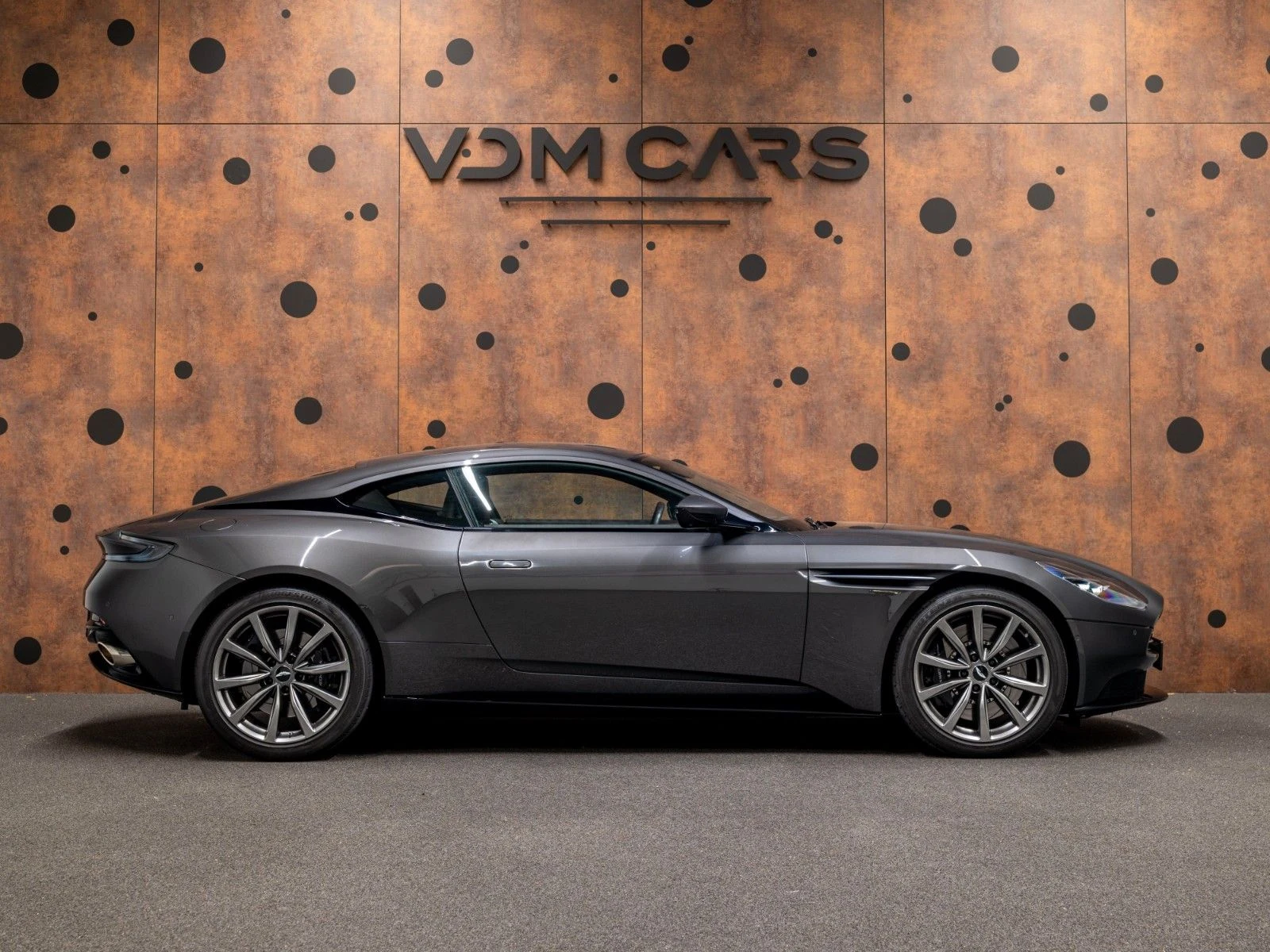 2020 Aston Martin DB11 V8, 6/20