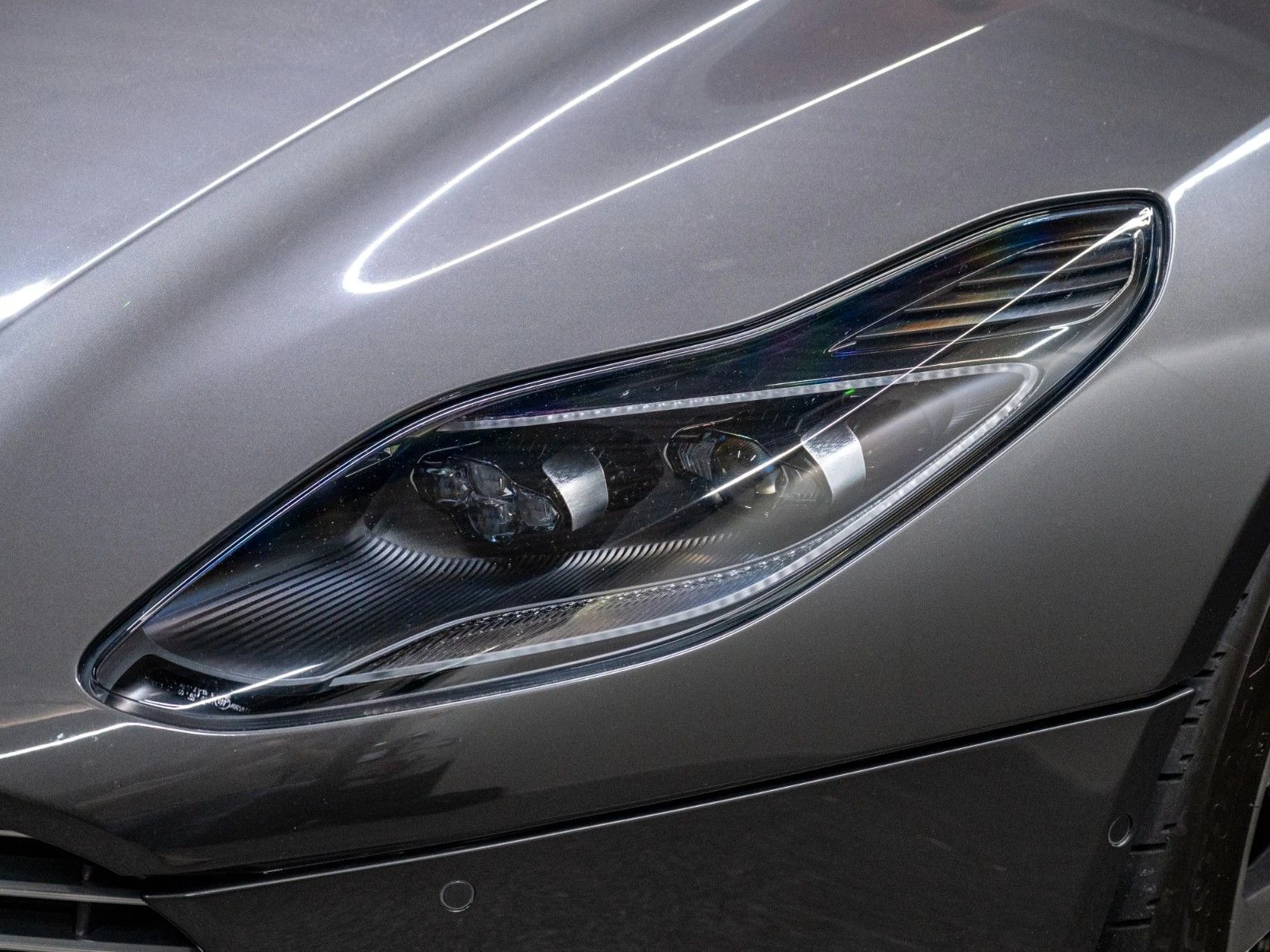 2020 Aston Martin DB11 V8, 9/20