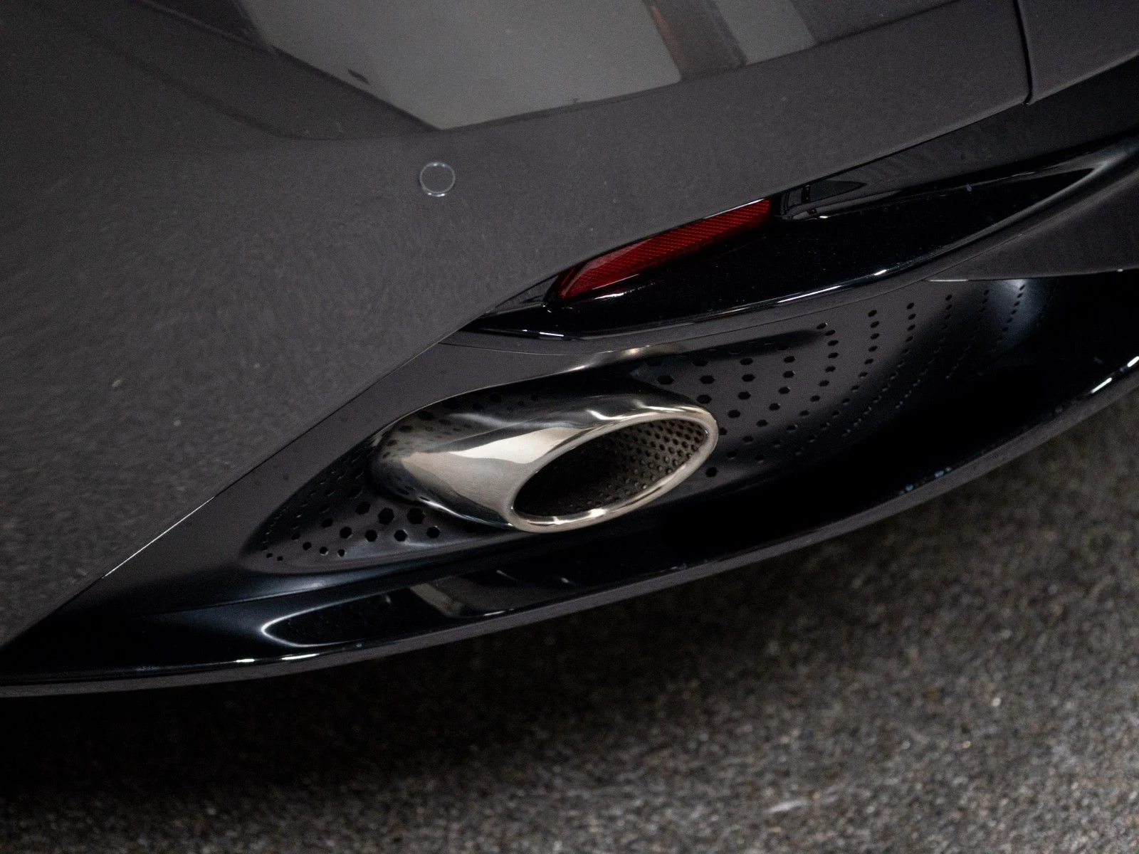 2020 Aston Martin DB11 V8, 14/20