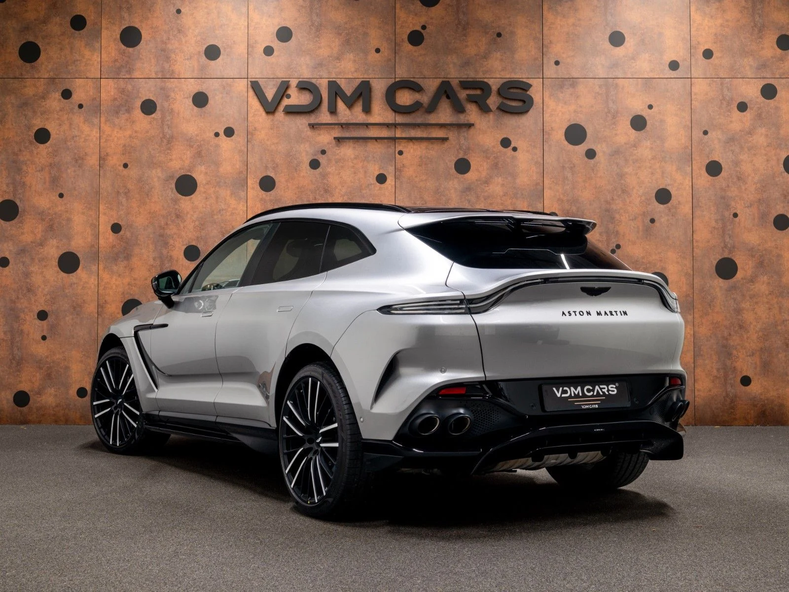 2025 Aston Martin DBX707, 3/20