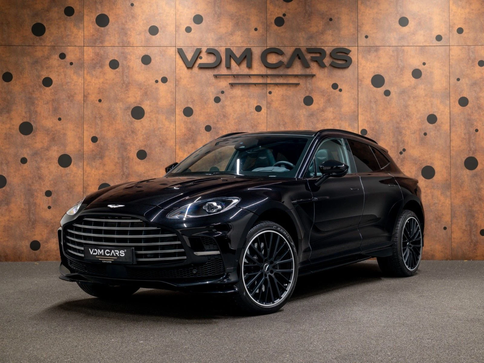 Aston Martin DBX707 · Onyx Black · VDM Cars