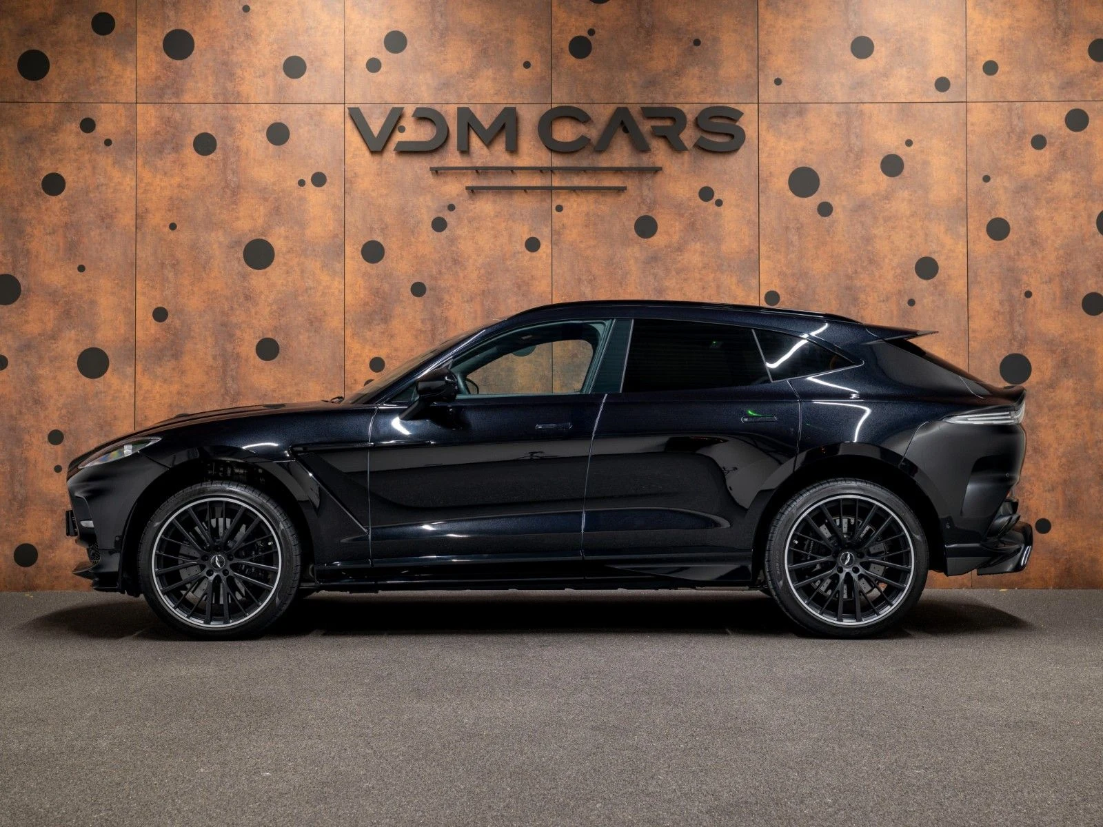 2024 Aston Martin DBX707, 2/20