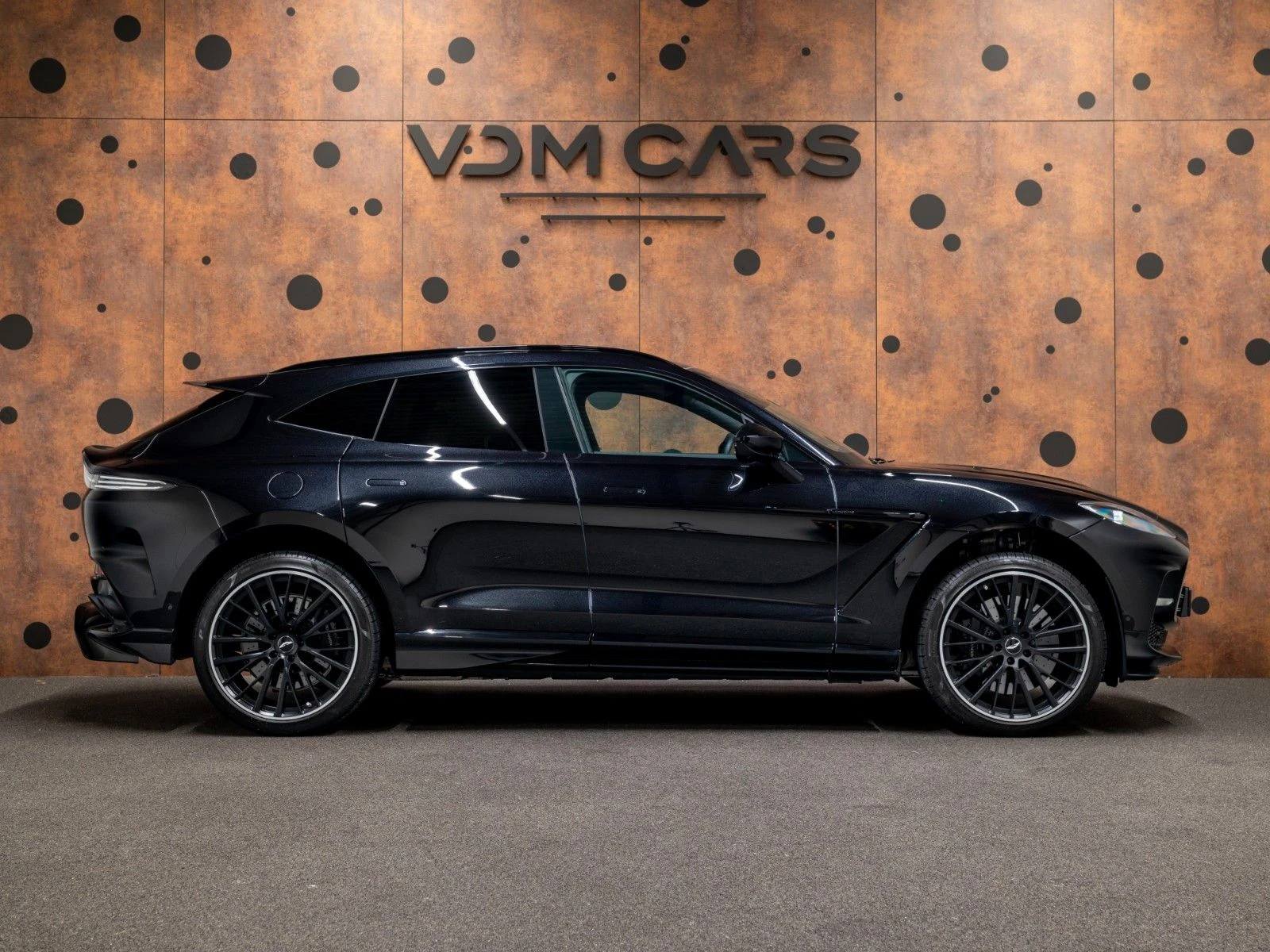 2024 Aston Martin DBX707, 6/20