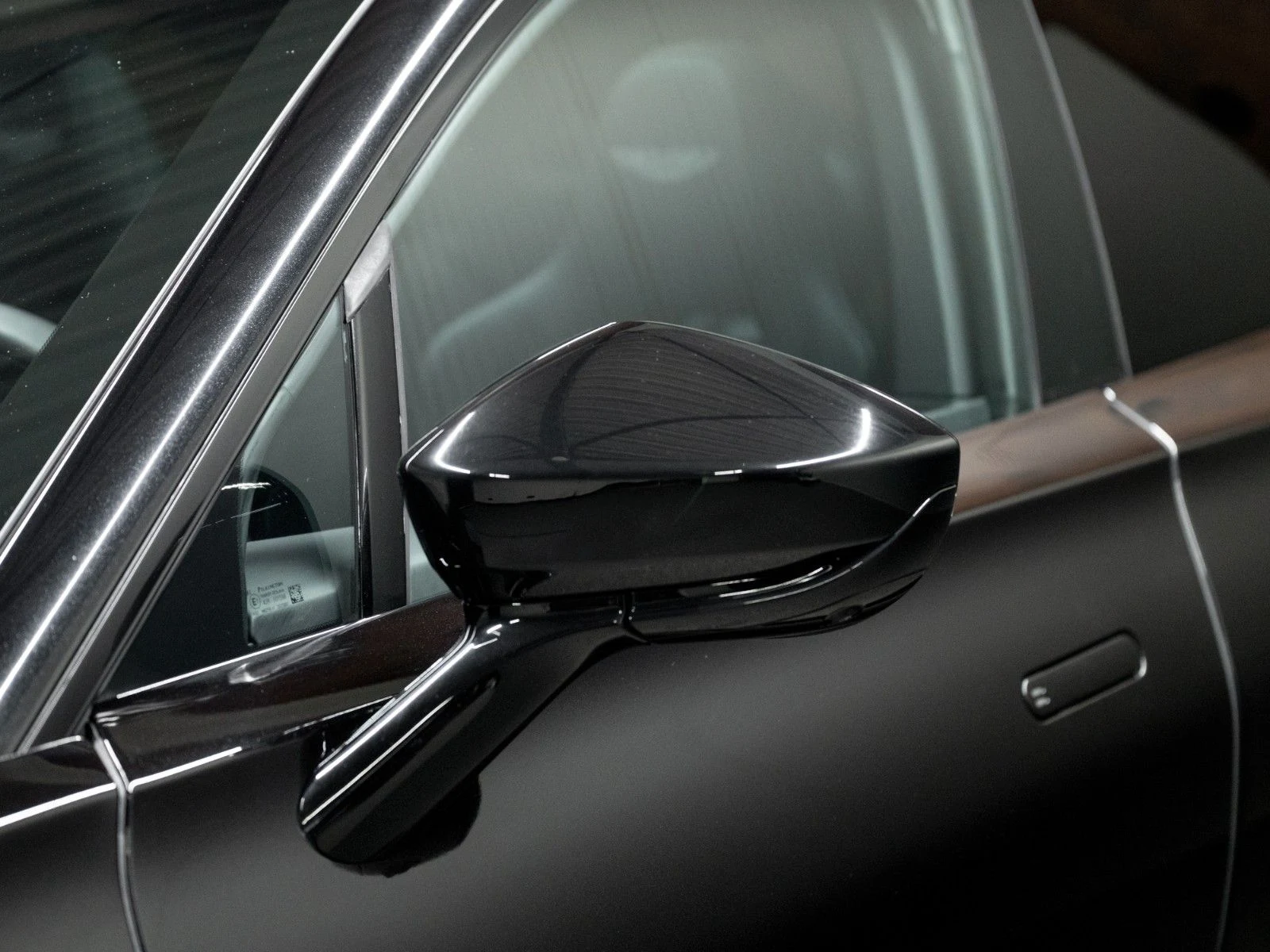 2024 Aston Martin DBX707, 11/20