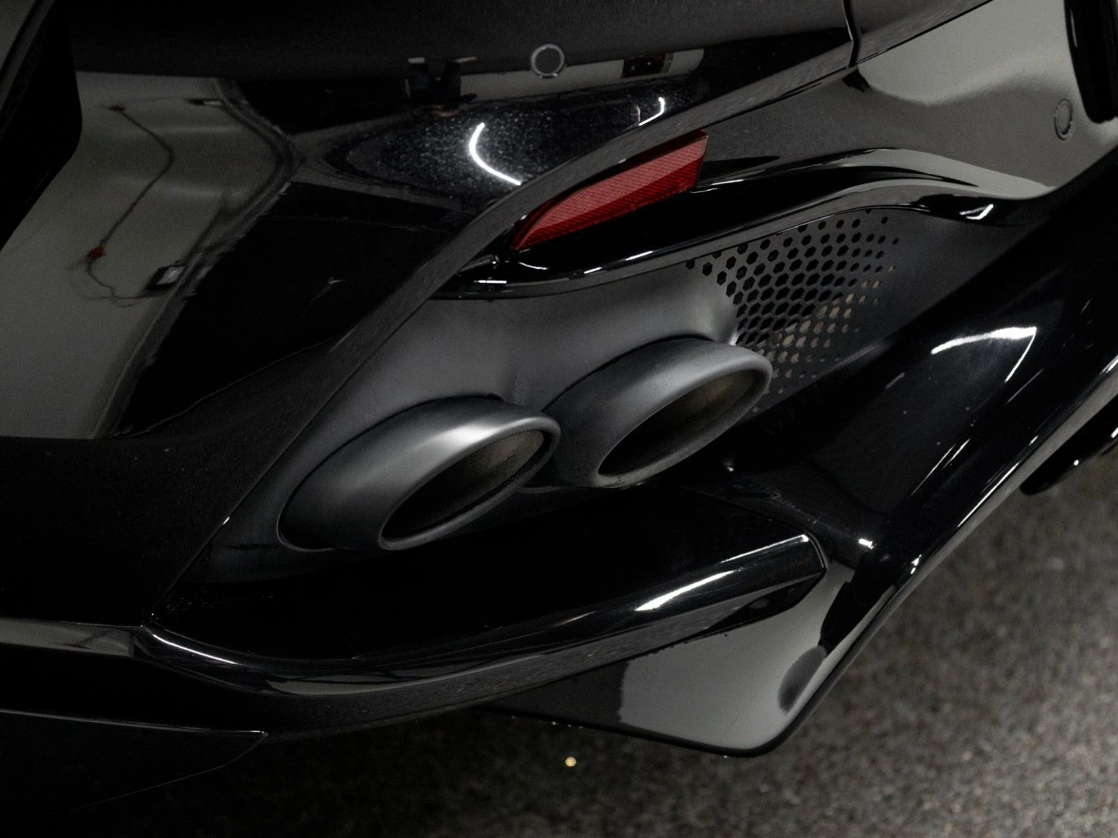 2024 Aston Martin DBX707, 13/20