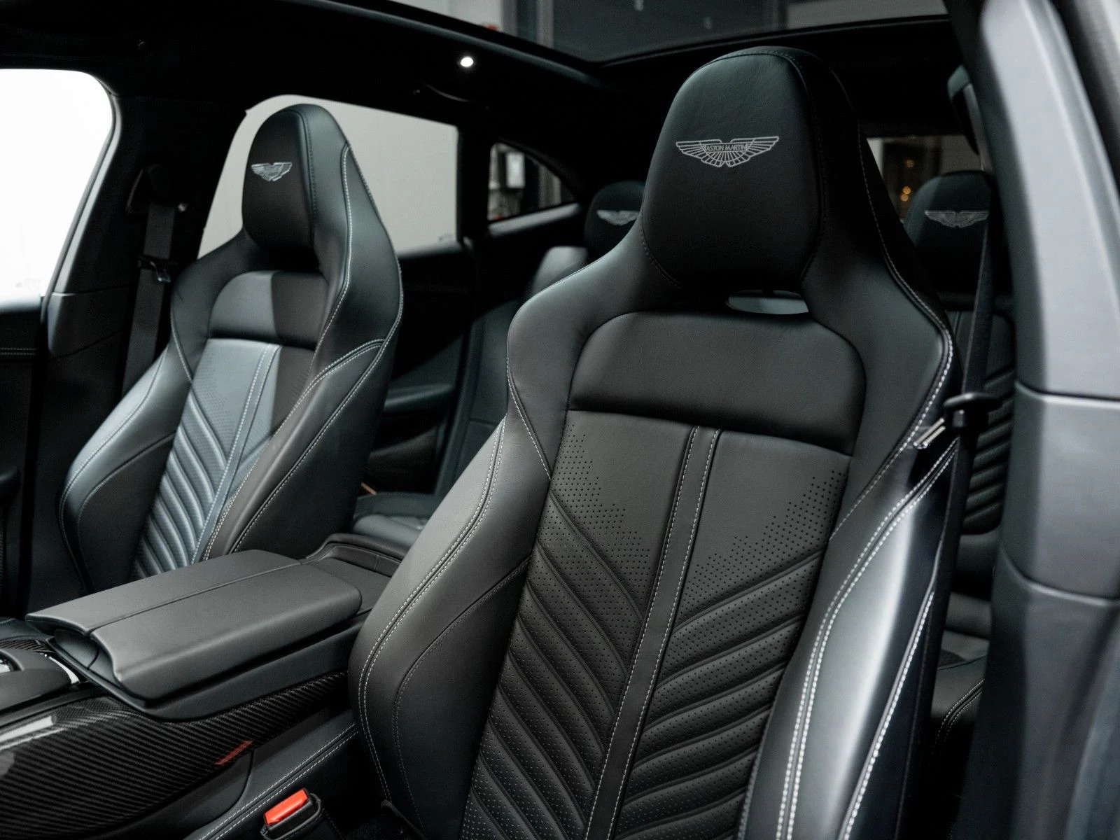 2024 Aston Martin DBX707, 17/20