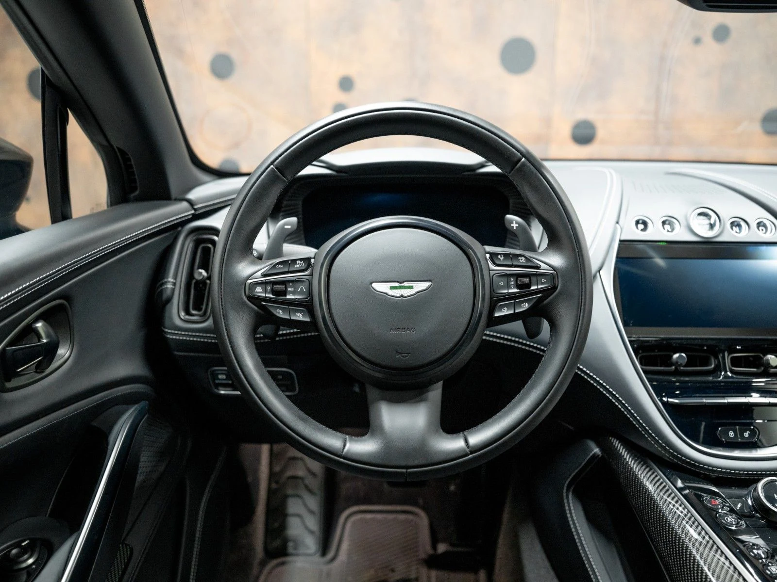 2024 Aston Martin DBX707, 18/20