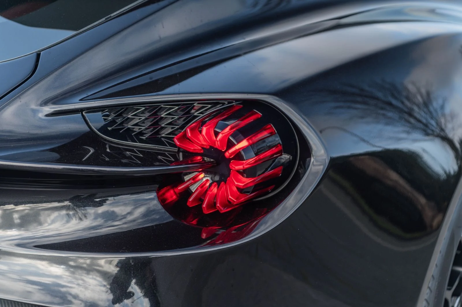 2019 Aston Martin Vanquish Zagato Shooting Brake, 15/20