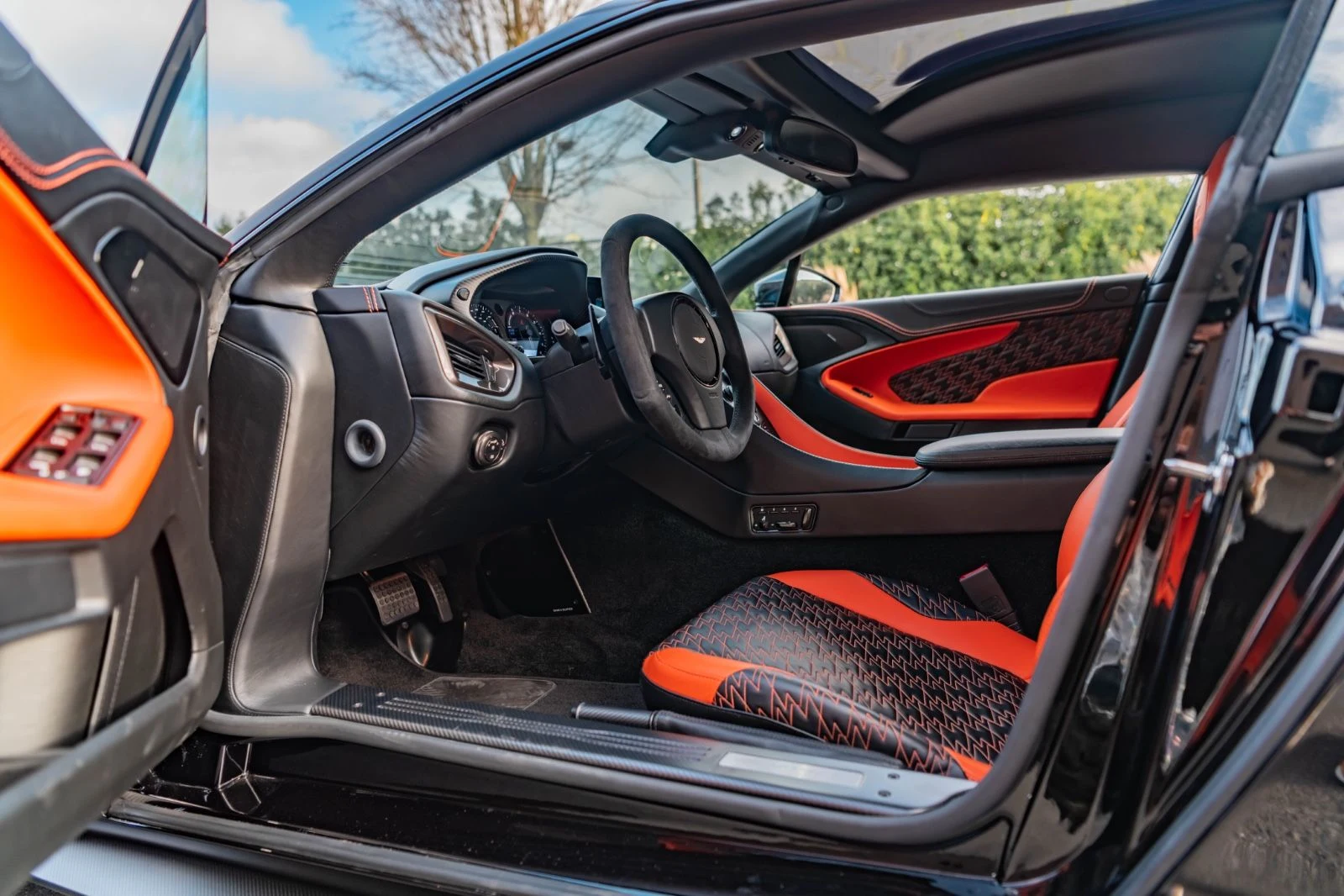 2019 Aston Martin Vanquish Zagato Shooting Brake, 16/20