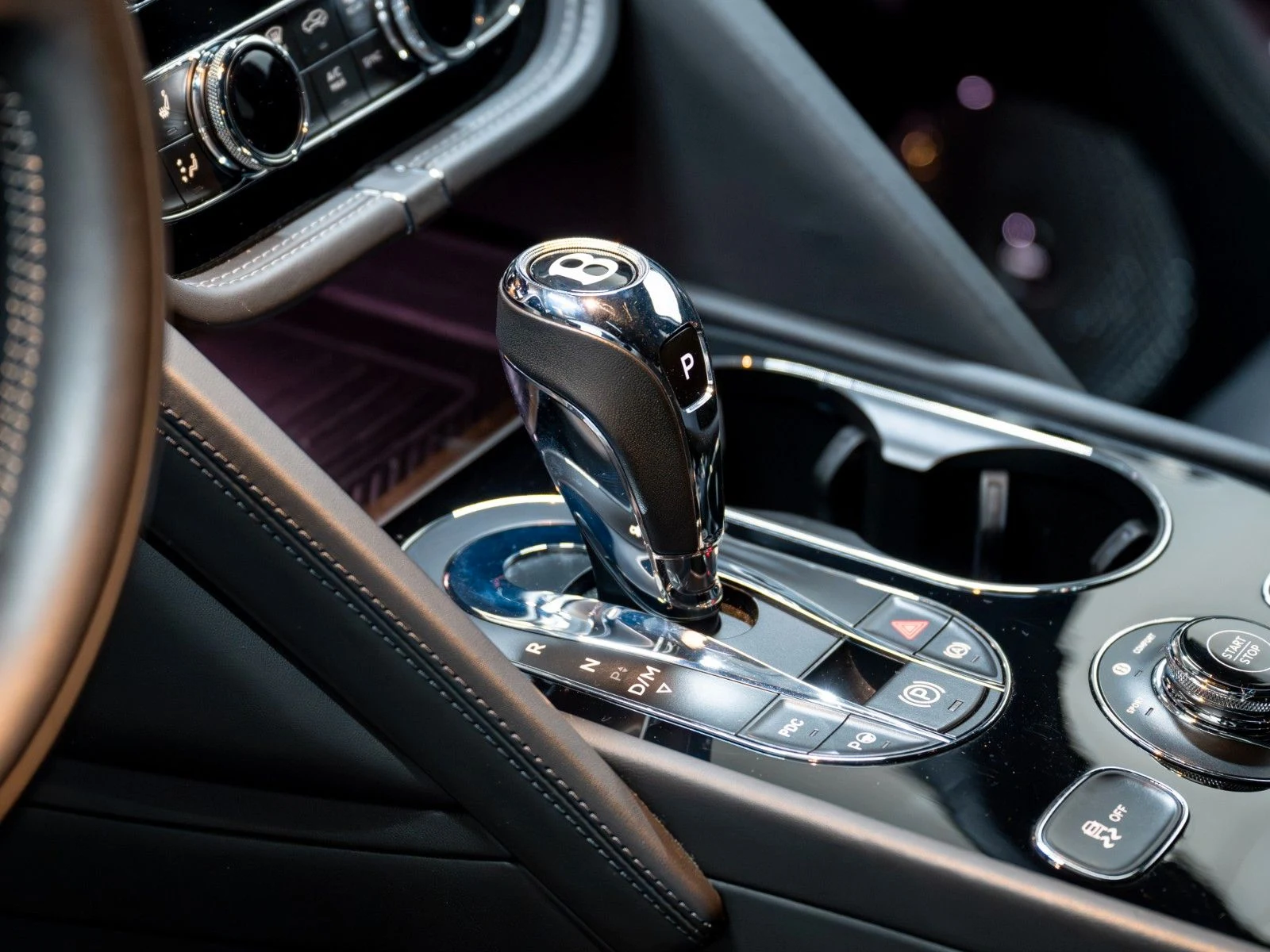 2021 Bentley Bentayga Hybrid First Edition, 19/20