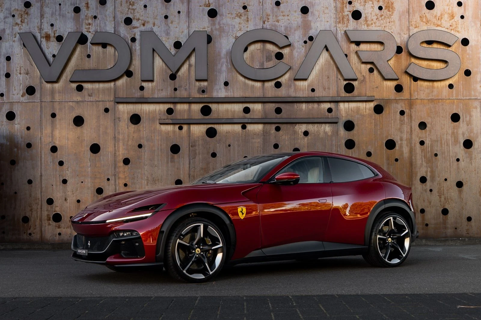 Ferrari Purosangue · Rosso California · VDM Cars