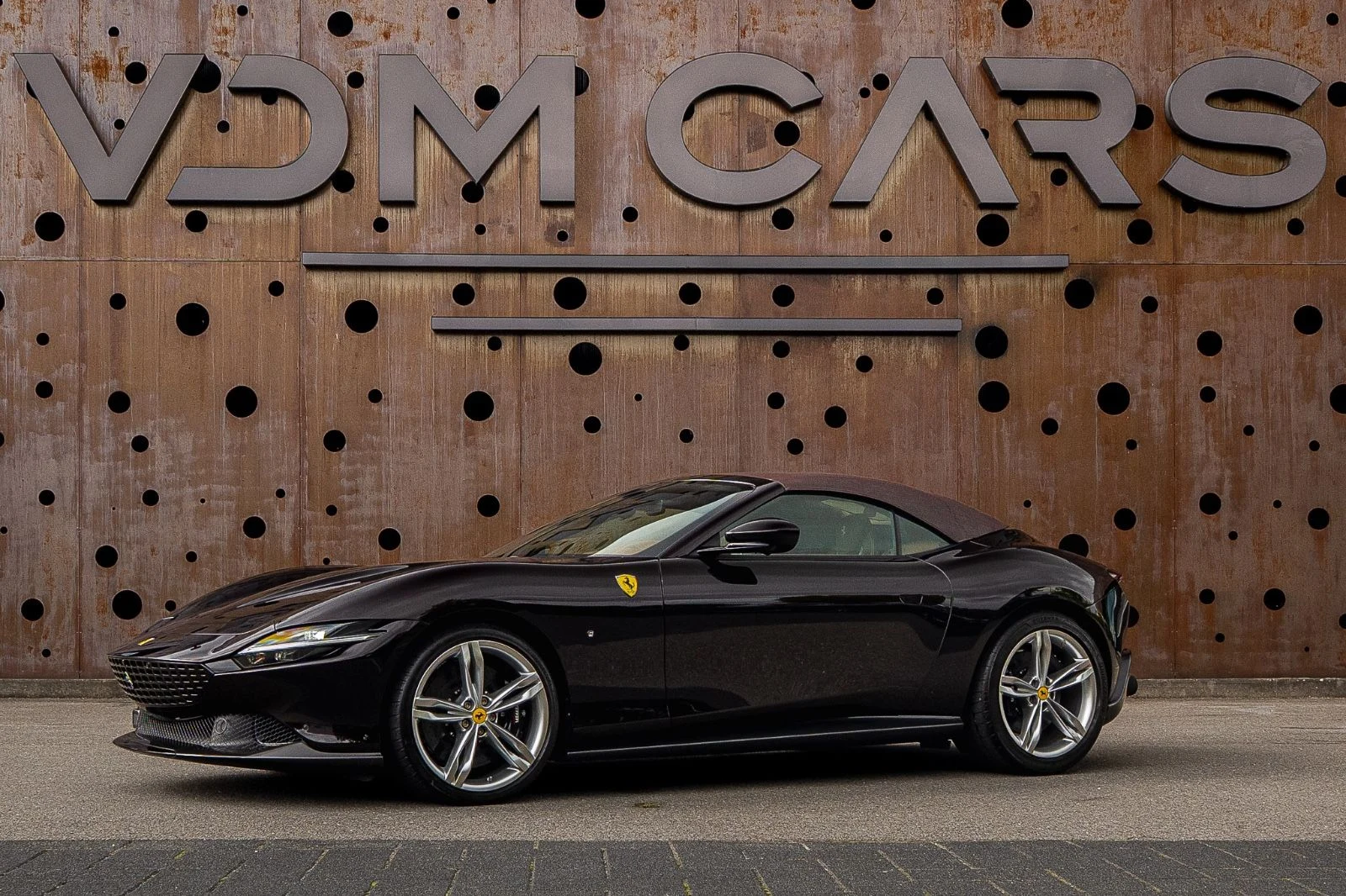 2026 Ferrari Roma Spider, 2/20