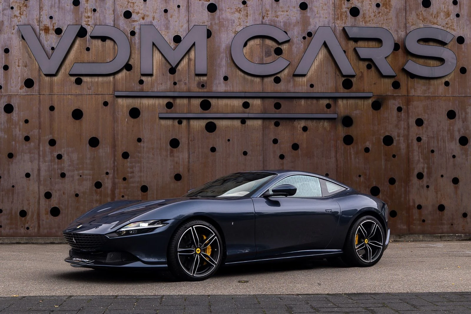 Ferrari Roma · BLU ROMA · VDM Cars