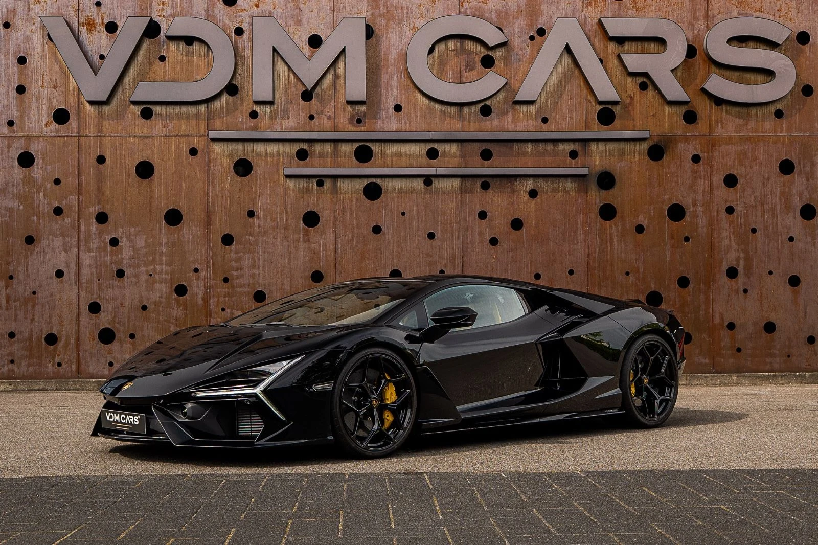 Lamborghini Revuelto · Black · VDM Cars