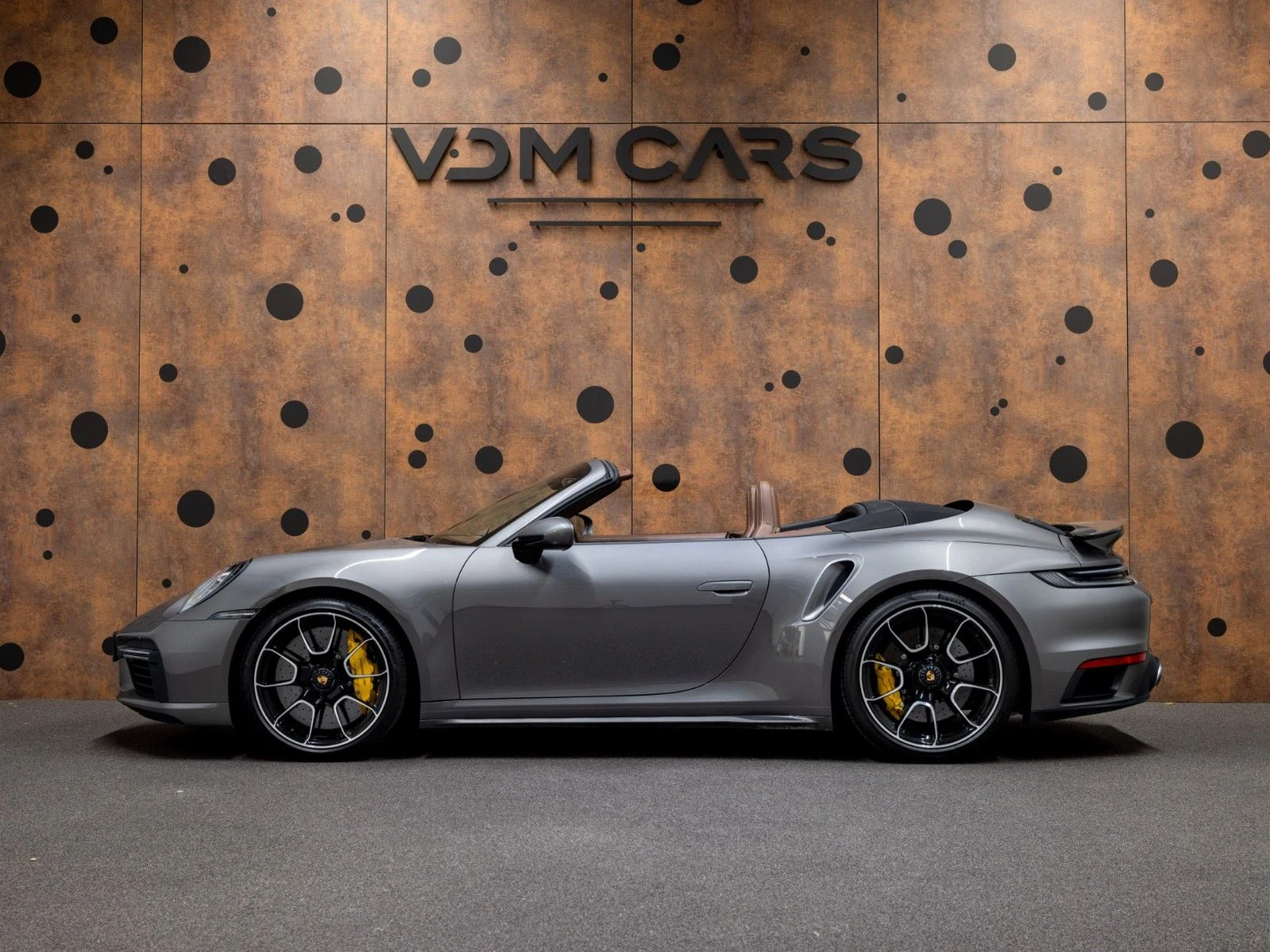 2023 Porsche 911 (992) Turbo S Cabriolet, 2/20