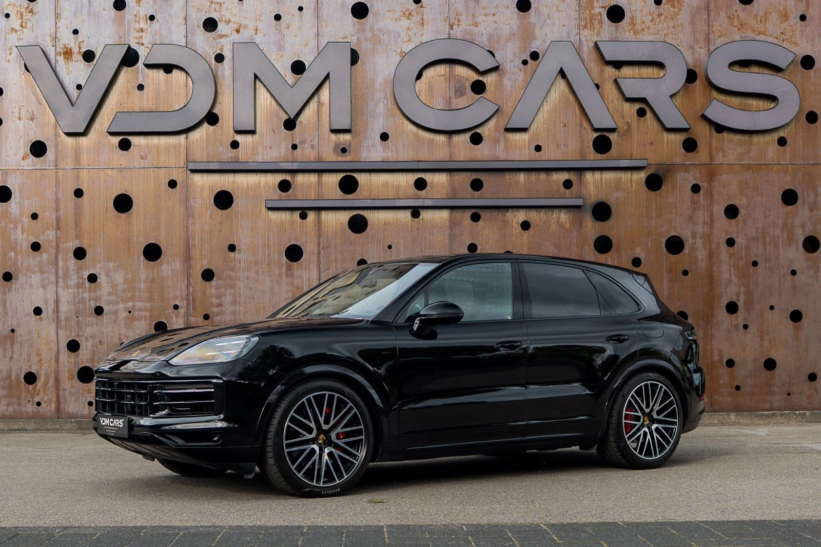 Porsche Cayenne E-Hybrid (3rd Generation) · Black · VDM Cars