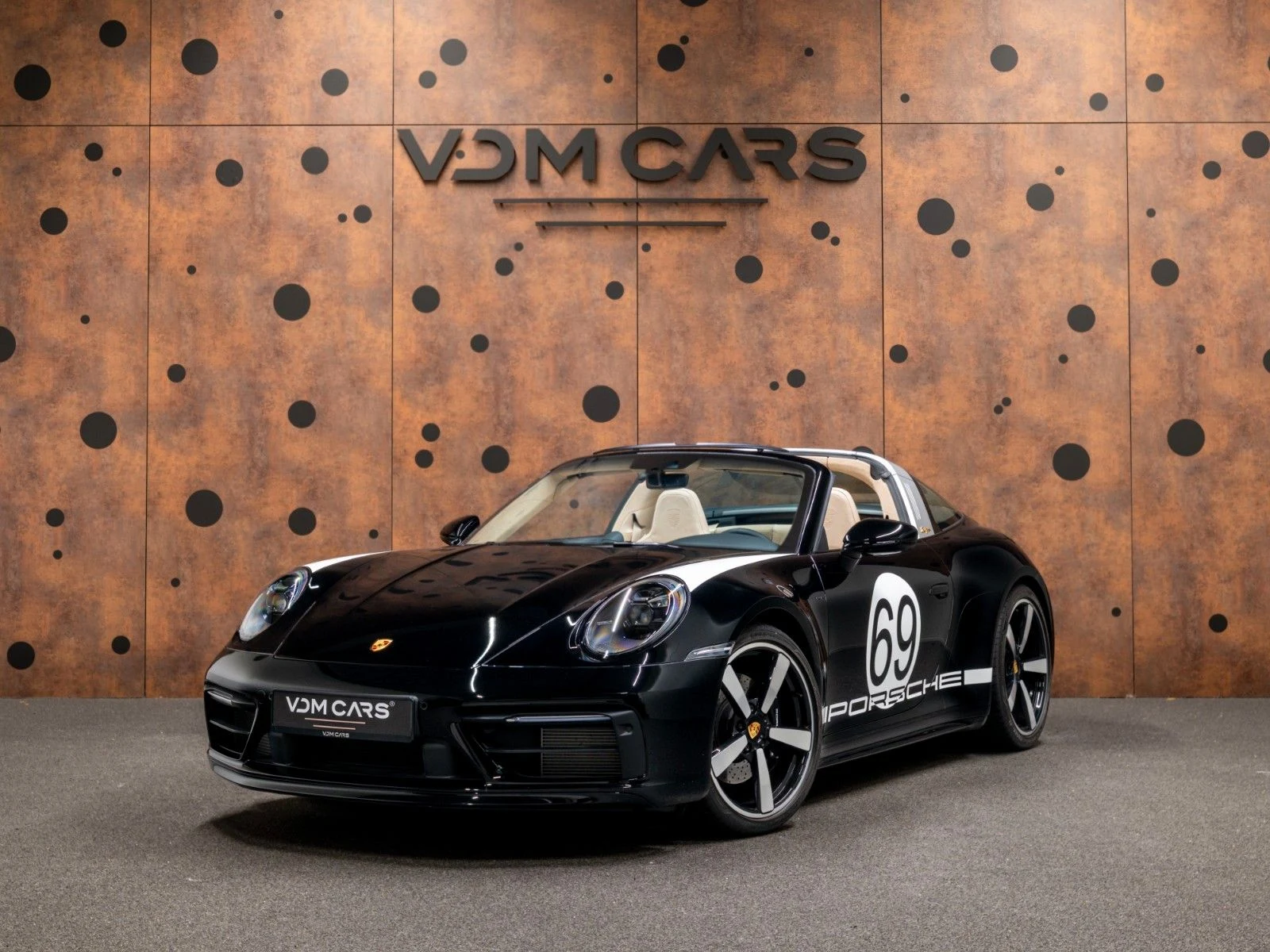 Porsche 911 (992) Targa 4S Heritage Design Edition · Black · VDM Cars