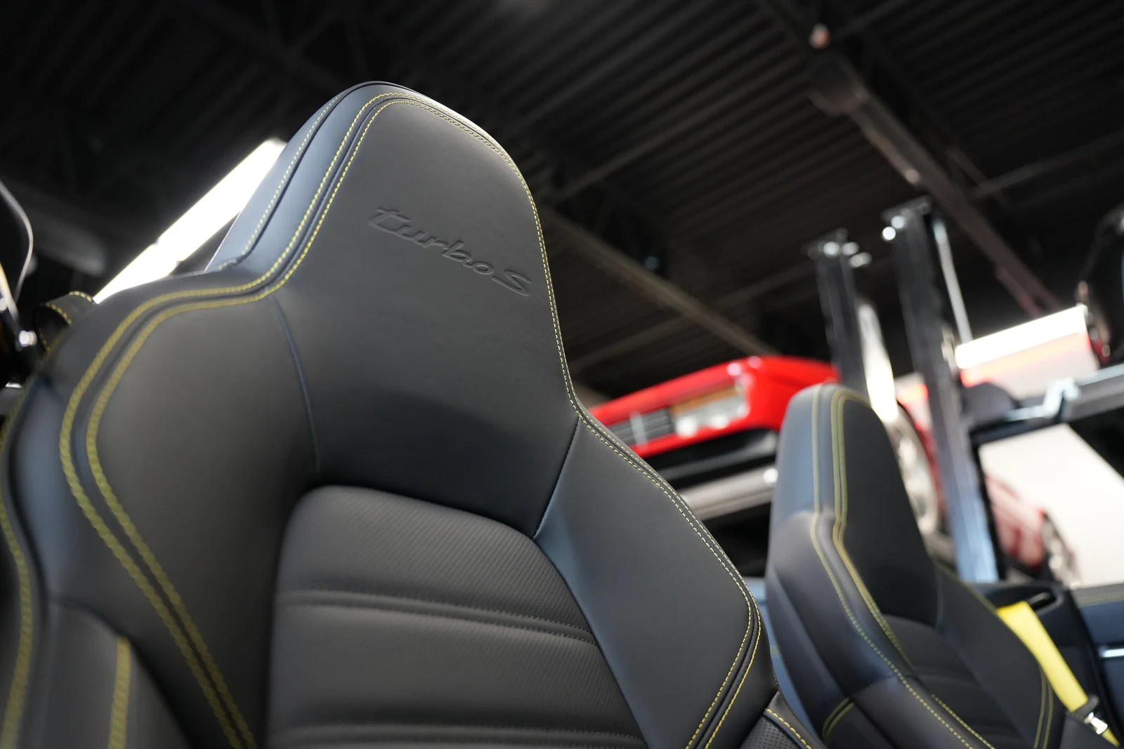 2023 Porsche 911 Turbo S Cabriolet (992.1), 17/20