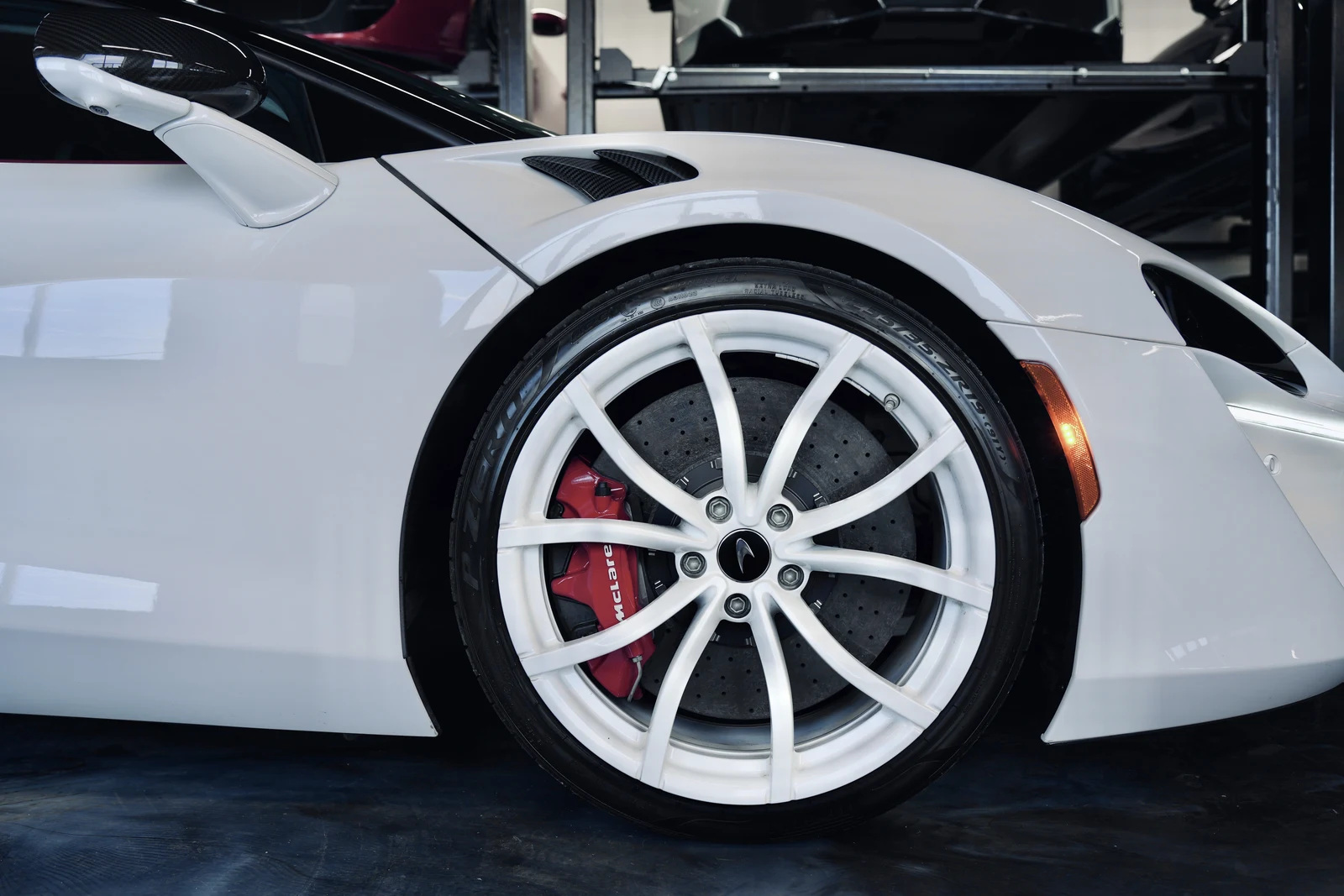 2023 McLaren Artura, 6/20