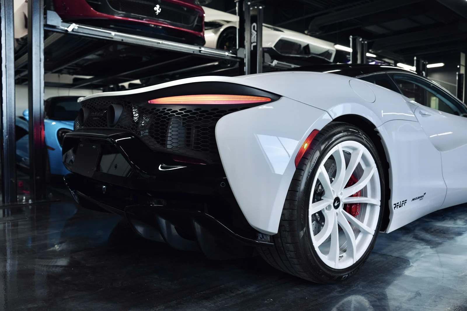 2023 McLaren Artura, 8/20
