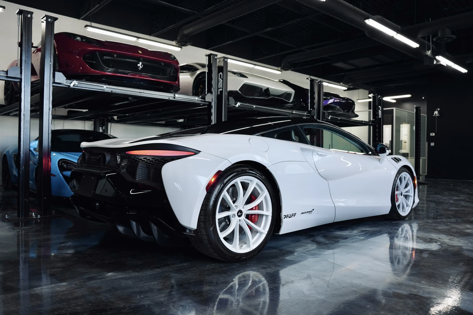 2023 McLaren Artura, 9/20