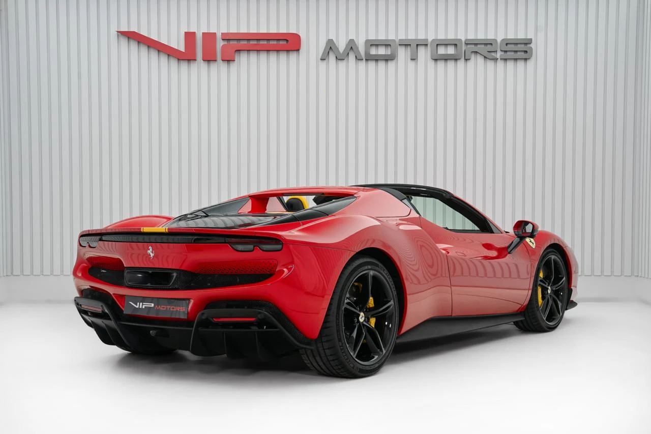 2026 Ferrari 296 GTS, 6/10