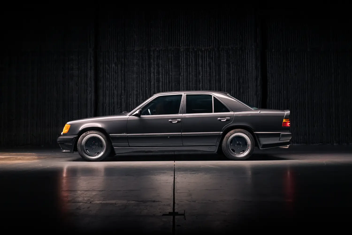 Mercedes-Benz AMG 300 E 5.6, 6/20