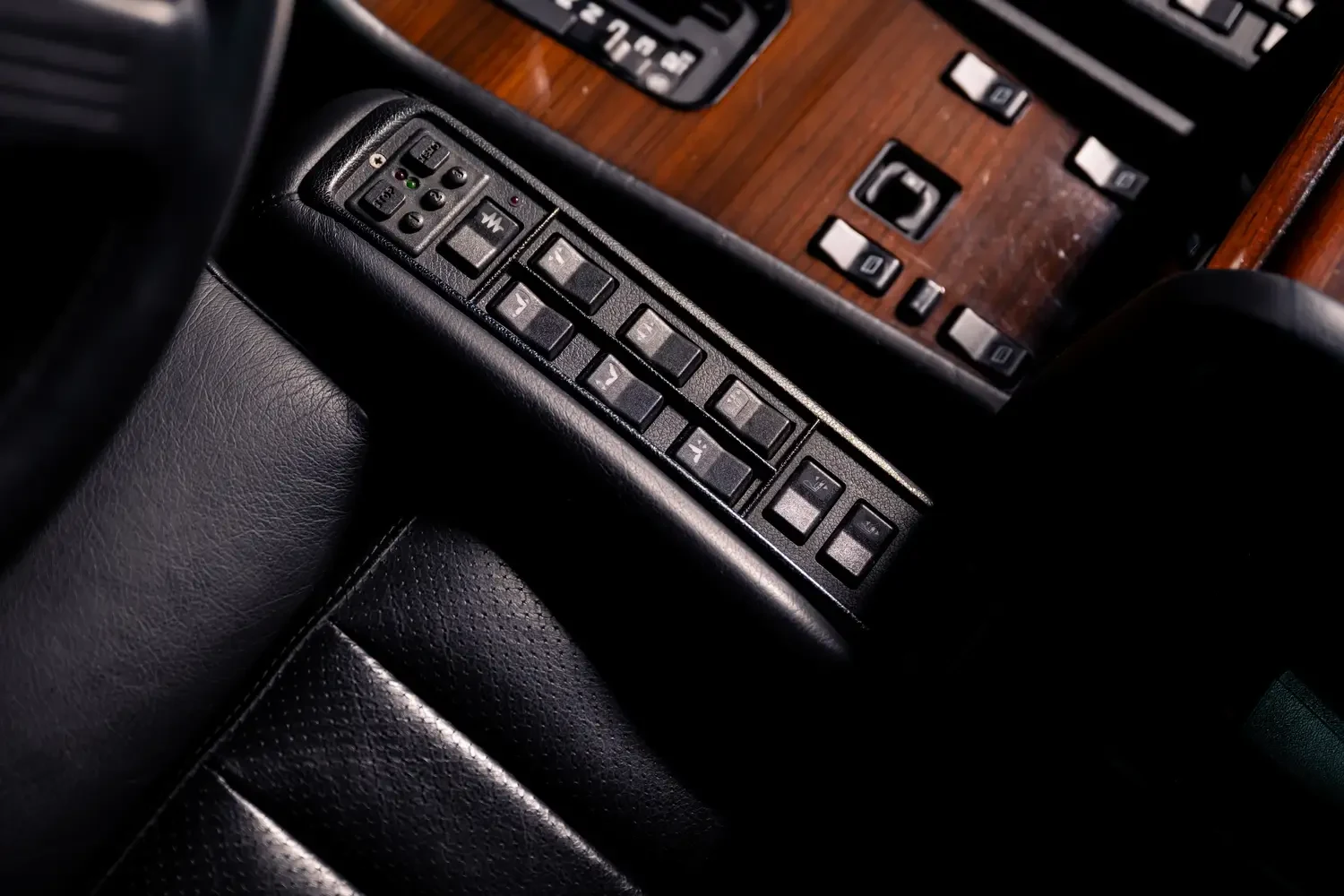 Mercedes-Benz AMG 300 E 5.6, 7/20