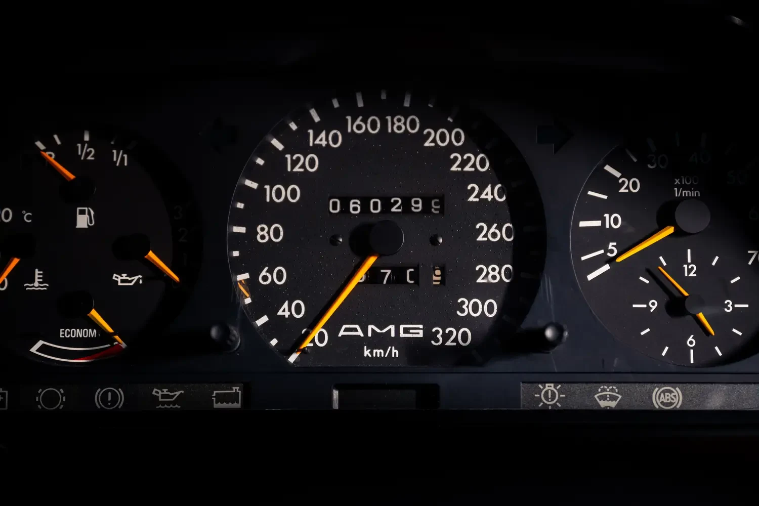 Mercedes-Benz AMG 300 E 5.6, 20/20