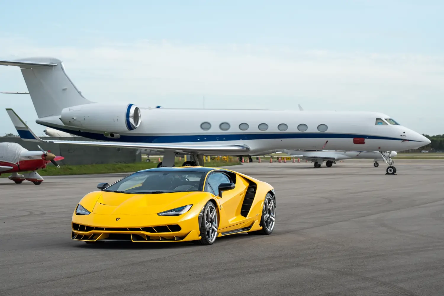 Lamborghini Centenario · Giallo · Curated