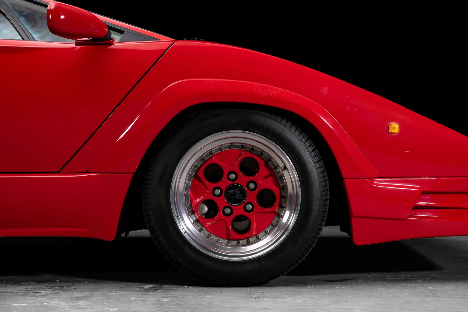 1989 Lamborghini Countach 25th Anniversary wheel