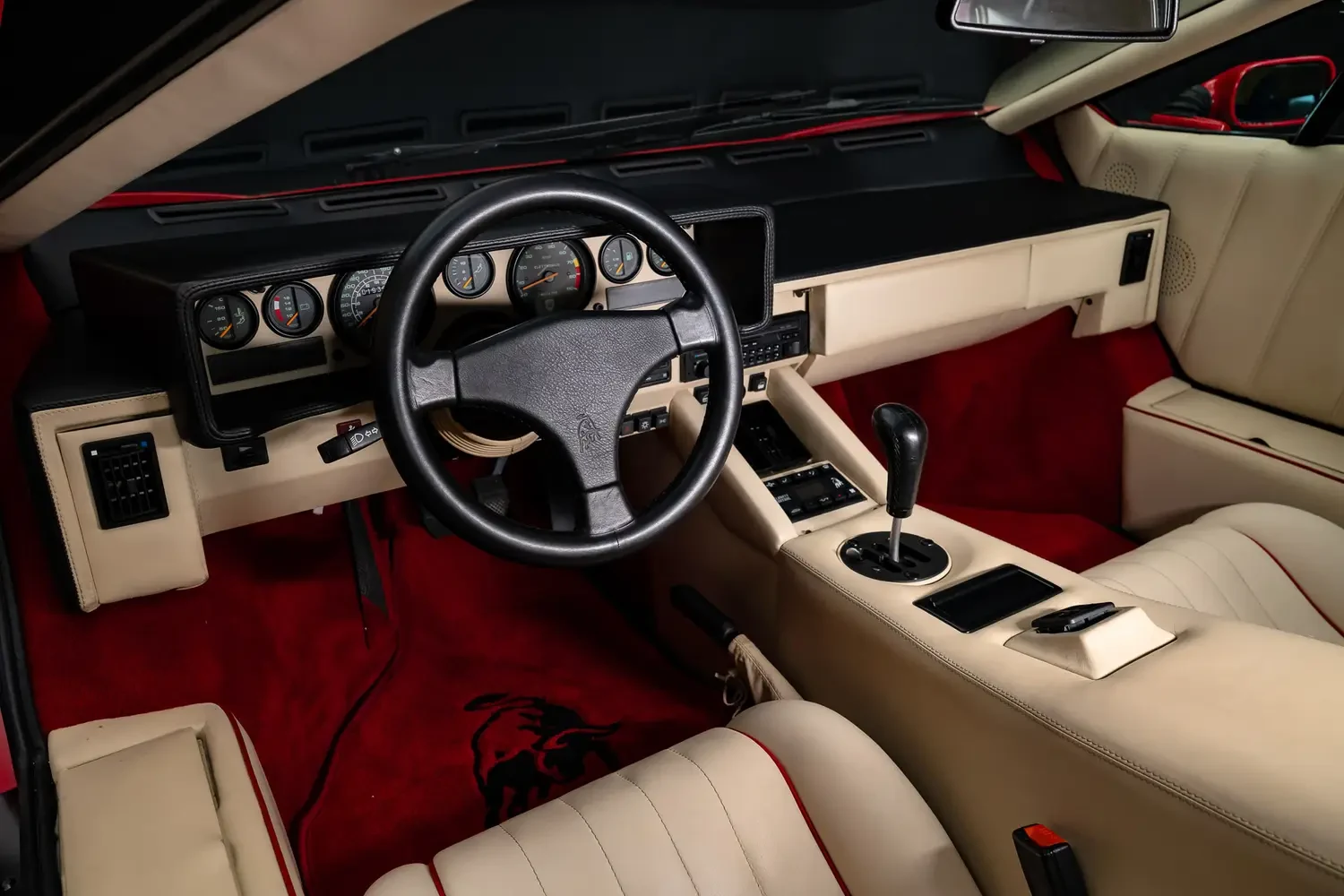 1989 Lamborghini Countach 25th Anniversary interior, dashboard, Cream