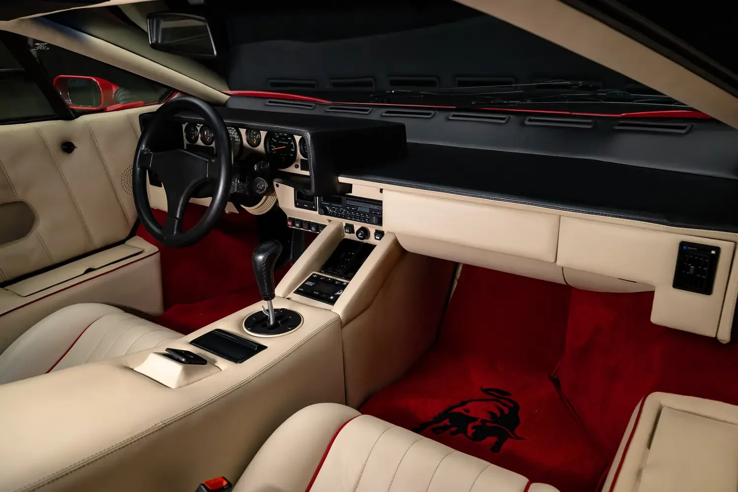 1989 Lamborghini Countach 25th Anniversary interior, Cream