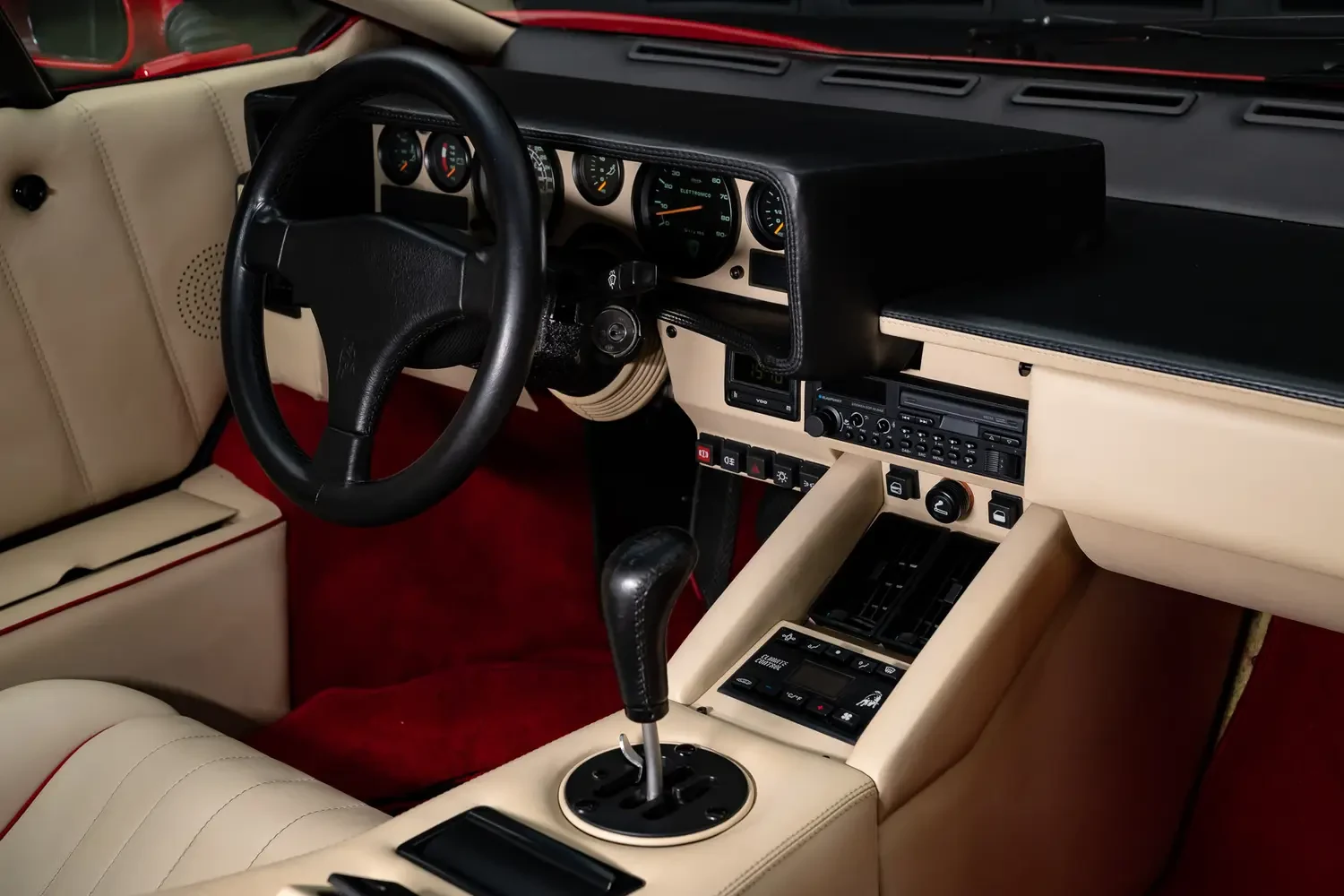 1989 Lamborghini Countach 25th Anniversary interior, dashboard, Cream