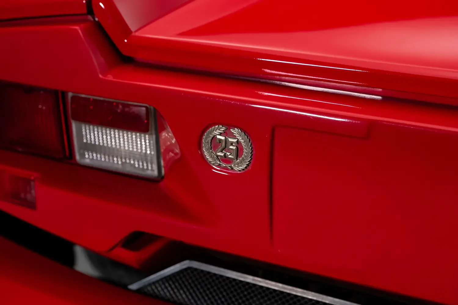 1989 Lamborghini Countach 25th Anniversary, detail