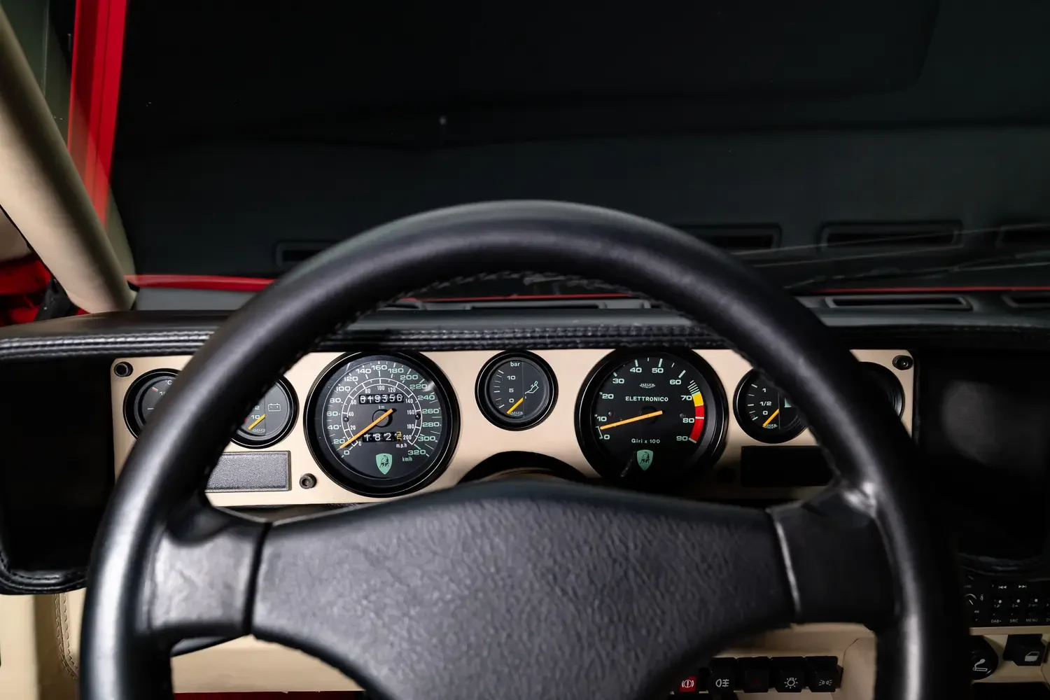 1989 Lamborghini Countach 25th Anniversary interior, Cream
