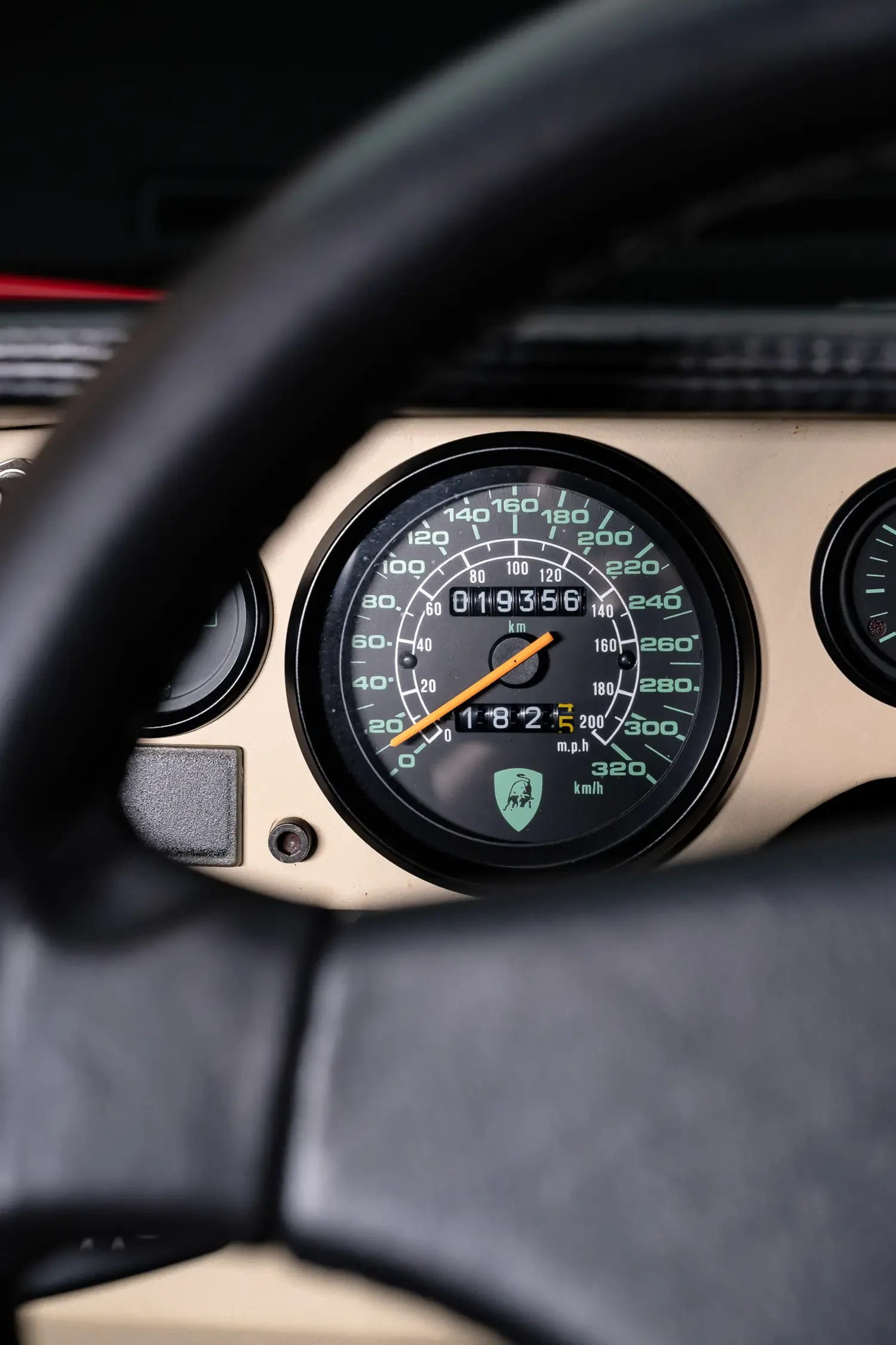 1989 Lamborghini Countach 25th Anniversary interior, Cream