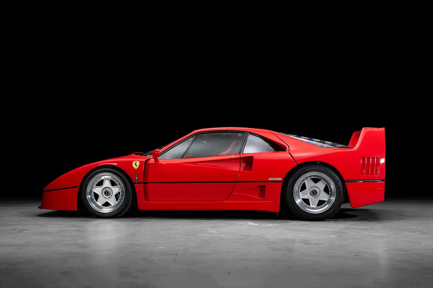 1992 Ferrari F40 for sale, exterior, Rosso Corsa